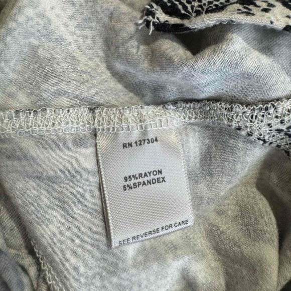 John Mark Top Snake Print Mature Asymmetric Tunic Stretchy Flowy Loose Fit Sz M - Picture 8 of 12